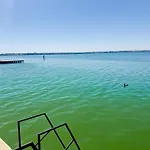 Gota Place Between And Sea Apartment *