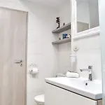 Gota Place Between And Sea Apartment Mamaia