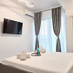 Gota Place Between And Sea Apartment *
