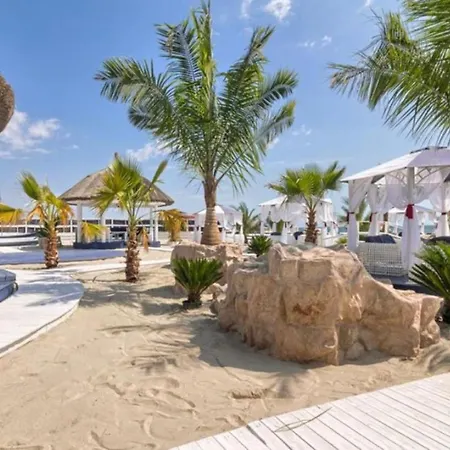 Gota Place Between And Sea Apartman Mamaia