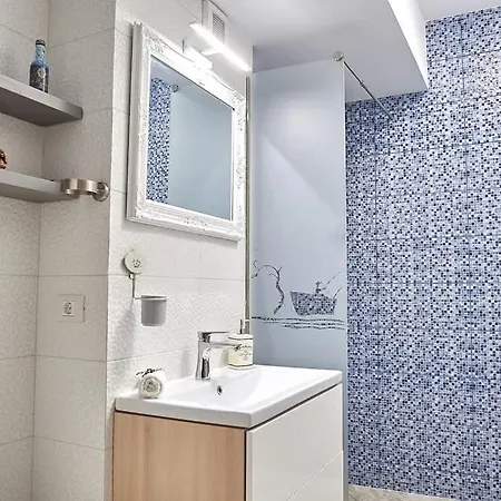 Gota Place Between And Sea * 마마이아