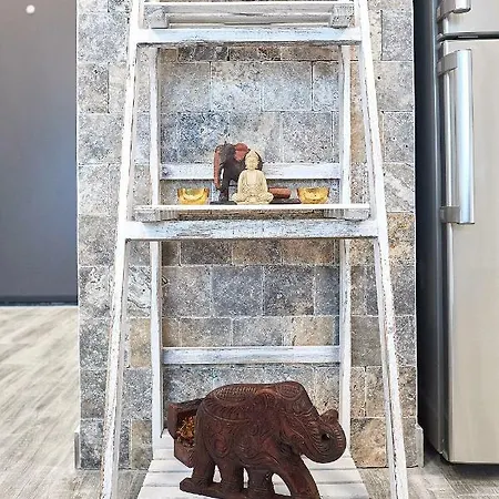 Gota Place Between And Sea 아파트 *