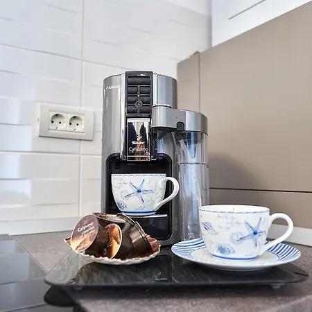 Gota Place Between And Sea Apartment *