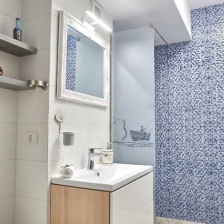 Gota Place Between And Sea Apartment *