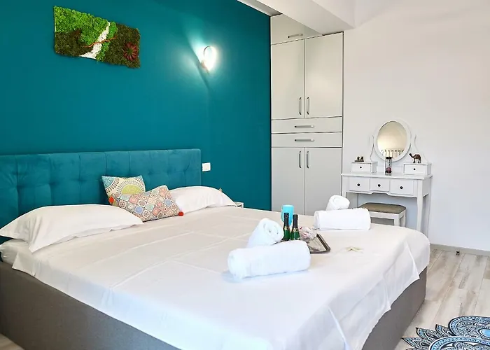 Gota Place Between And Sea 马马亚